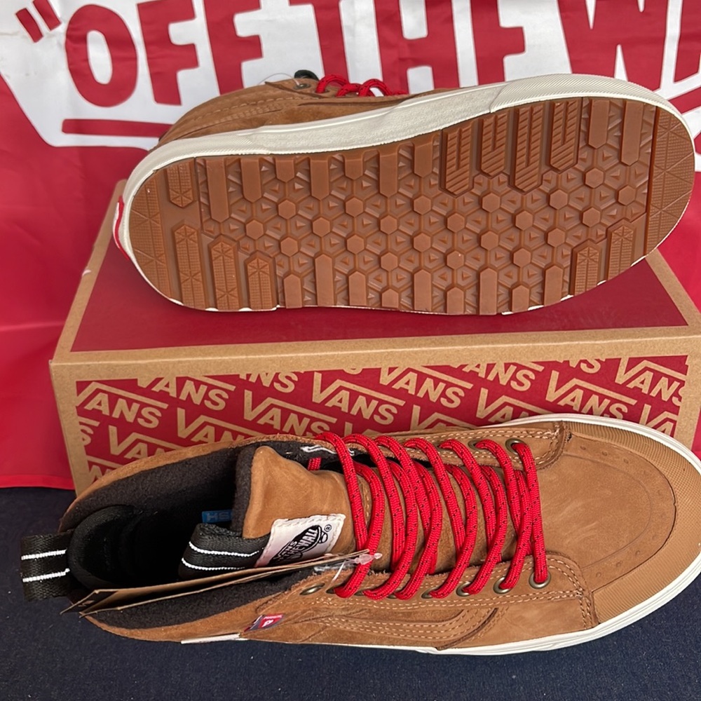 Vans Sk8-Hi Mte-2
Chipmunk/Marshmallow
VN0007NKGWU
Men’s boots - sneakers - Picture 6 of 16